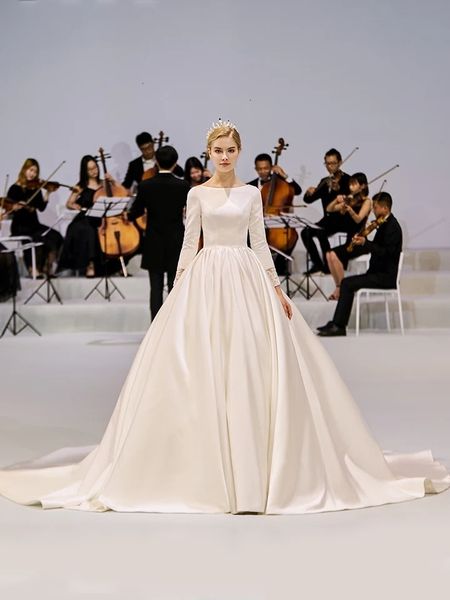 new scoop 2021 3/4 sleeves beads applique satin a-line wedding with pearls back court train bridal vestidos kcrw, White
new scoop 2021 3/4 sleeves beads applique satin a-line wedding with pearls back court train bridal vestidos kcrw, White
