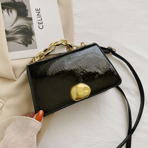 2021 foreign style spring net red ins small square bag korean fashion simple chain portable texture menger
2021 foreign style spring net red ins small square bag korean fashion simple chain portable texture menger