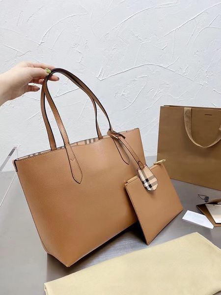 2021 classic bag temperament counter high-quality messenger portable picture and mother retro fashion shopping inside
2021 classic bag temperament counter high-quality messenger portable picture and mother retro fashion shopping inside