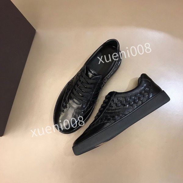 2022 new triple s clear sole 39-45 men women platform shoes fashion paris sneakers black white neon green pink mens trainers casual jogging, Red;white
2022 new triple s clear sole 39-45 men women platform shoes fashion paris sneakers black white neon green pink mens trainers casual jogging, Red;white
