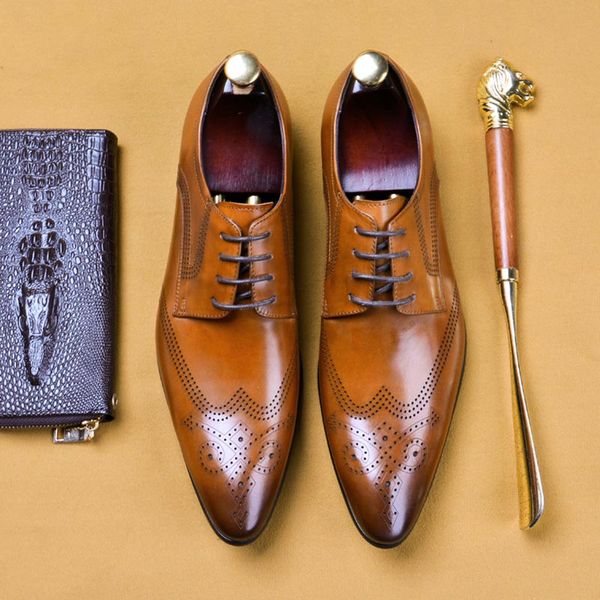 luxury hand polished brogues oxford formal men shoes lace up pointed toe brown black wedding genuine leather dress shoes a138
luxury hand polished brogues oxford formal men shoes lace up pointed toe brown black wedding genuine leather dress shoes a138