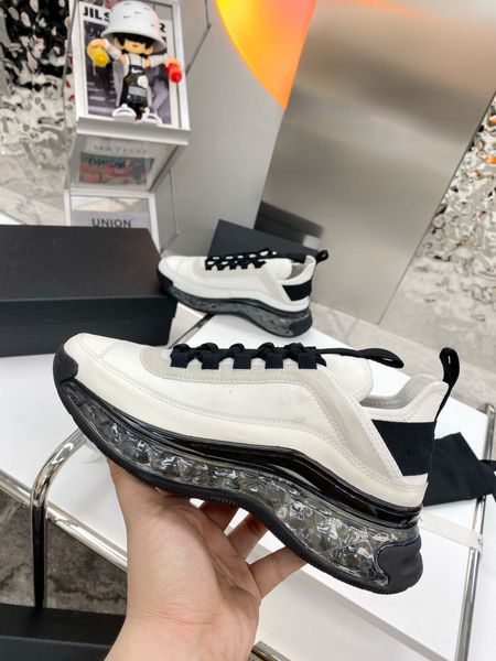 the new upgraded version of the second generation of high-grade air cushion shoes is classic, simple and versatile, White;red
the new upgraded version of the second generation of high-grade air cushion shoes is classic, simple and versatile, White;red