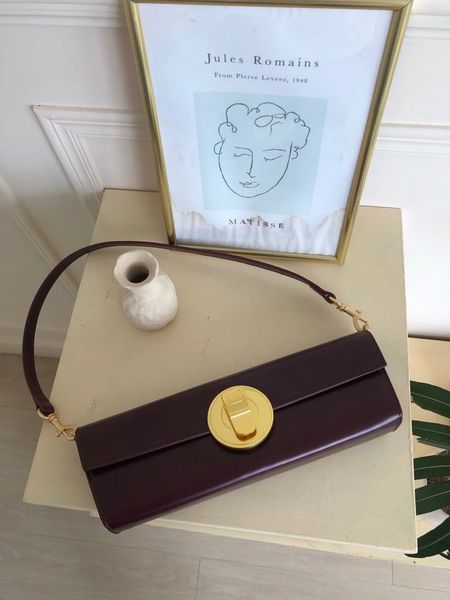 cowhide niche baguette bag underarm bag fashion for evening dinner clutch shoulder bag
cowhide niche baguette bag underarm bag fashion for evening dinner clutch shoulder bag