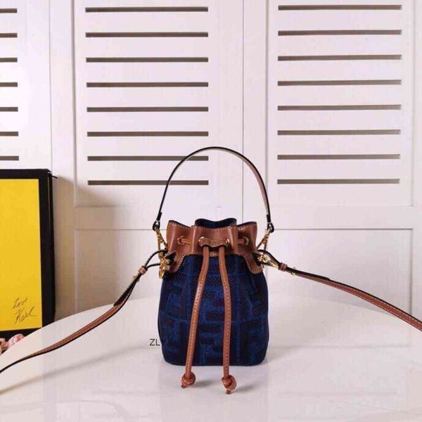 2021 new bucket bag. it will become the est bucket bag in fashion circle this summer zly bags
2021 new bucket bag. it will become the est bucket bag in fashion circle this summer zly bags