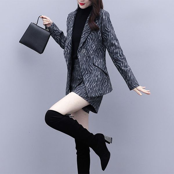 High Quality Women Wool Zebra Leopard Blazer Suit Work Woman Top Jacket and Short Pants Two Pieces Lady in Office Set Match Ryi9, Black;gray
High Quality Women Wool Zebra Leopard Blazer Suit Work Woman Top Jacket and Short Pants Two Pieces Lady in Office Set Match Ryi9, Black;gray