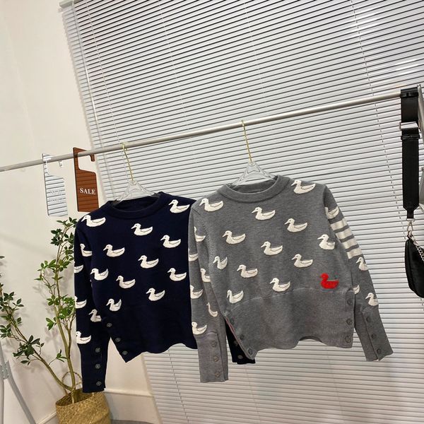 70% off 21 autumn winter tb new british college style four bar duckling jacquard slim women's knitted sweater, Black;gray
70% off 21 autumn winter tb new british college style four bar duckling jacquard slim women's knitted sweater, Black;gray