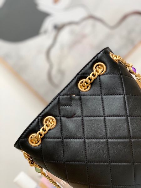 classic ladies bag 7a high-end customized quality portable cross-slung one-shoulder bucket fashion business casual metallic accessories with
classic ladies bag 7a high-end customized quality portable cross-slung one-shoulder bucket fashion business casual metallic accessories with
