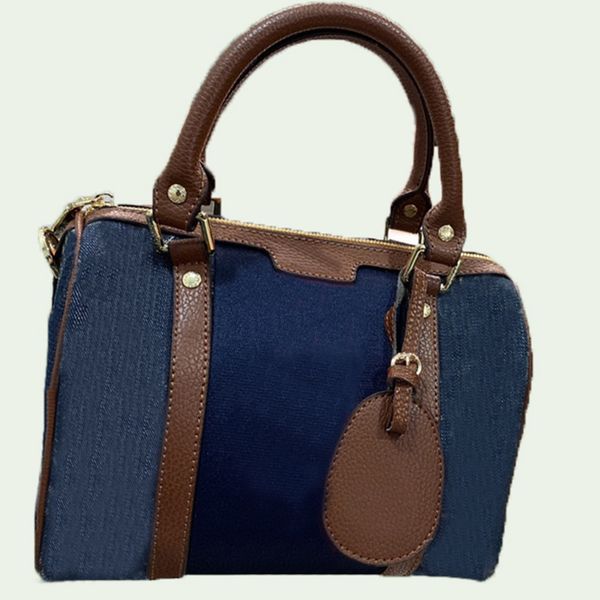 luxurys designers bags pillow bag ladies shoulder totes 2021 women handbag fashion handbags mother cossbody party brand clutch chain artwork
luxurys designers bags pillow bag ladies shoulder totes 2021 women handbag fashion handbags mother cossbody party brand clutch chain artwork