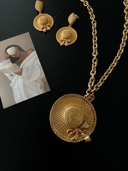 chokers vintage middle ancient series straw hat bag pendant long necklace, Golden;silver
chokers vintage middle ancient series straw hat bag pendant long necklace, Golden;silver