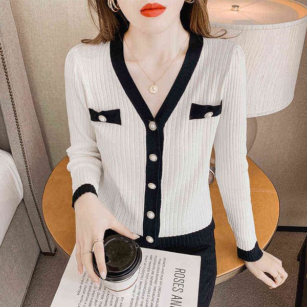 casual dresses 2022 autumn v-neck fashion versatile small fragrance sweater pearl buckle temperament thin inner top, Black;gray
casual dresses 2022 autumn v-neck fashion versatile small fragrance sweater pearl buckle temperament thin inner top, Black;gray