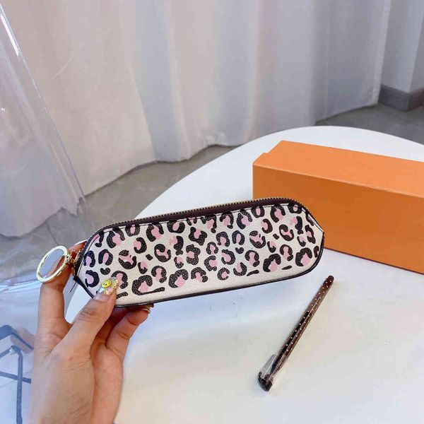 branded crossbody handbag designer tote bag mini luxurys bags 21ss cosmetic pen fashion classic letter print makeup brush storage high quali
branded crossbody handbag designer tote bag mini luxurys bags 21ss cosmetic pen fashion classic letter print makeup brush storage high quali