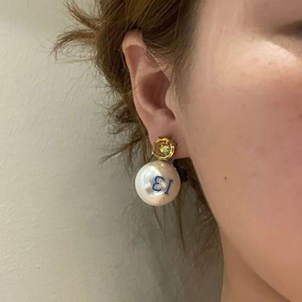 stud pink zircon large pearl letter graffiti personalityfashion simple number french temperament round metal earrings women's jewelry, Golden;silver
stud pink zircon large pearl letter graffiti personalityfashion simple number french temperament round metal earrings women's jewelry, Golden;silver