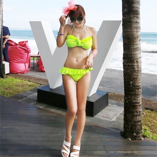 women's swimwear 2021 fashion korean gathering bikini halter split swimsuit, White;black
women's swimwear 2021 fashion korean gathering bikini halter split swimsuit, White;black