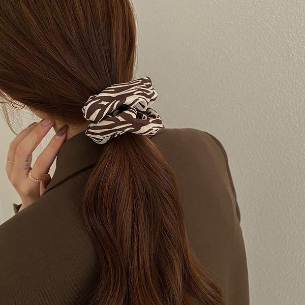aomu korean chic zebra pattern simple large hair rope elegant leopard black white classic hair bands for women girl ornament, Golden;silver
aomu korean chic zebra pattern simple large hair rope elegant leopard black white classic hair bands for women girl ornament, Golden;silver