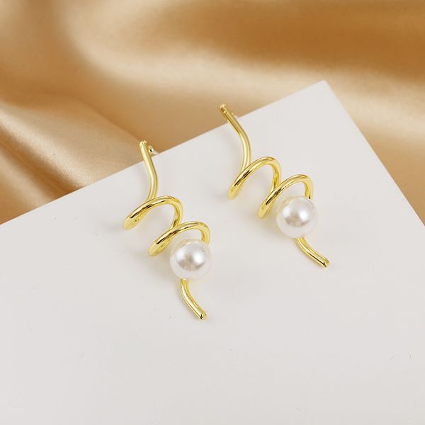 2021 designers womens earringsneedle s925 silver new spiral pearl fashion twisted fashion temperament baida, Golden
2021 designers womens earringsneedle s925 silver new spiral pearl fashion twisted fashion temperament baida, Golden
