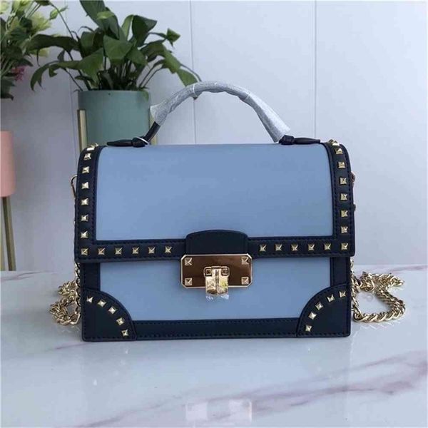 women luxurys designers bags 2021 fashion leather rivet portable messenger box color designer handbag handbags totes crossbody bag
women luxurys designers bags 2021 fashion leather rivet portable messenger box color designer handbag handbags totes crossbody bag