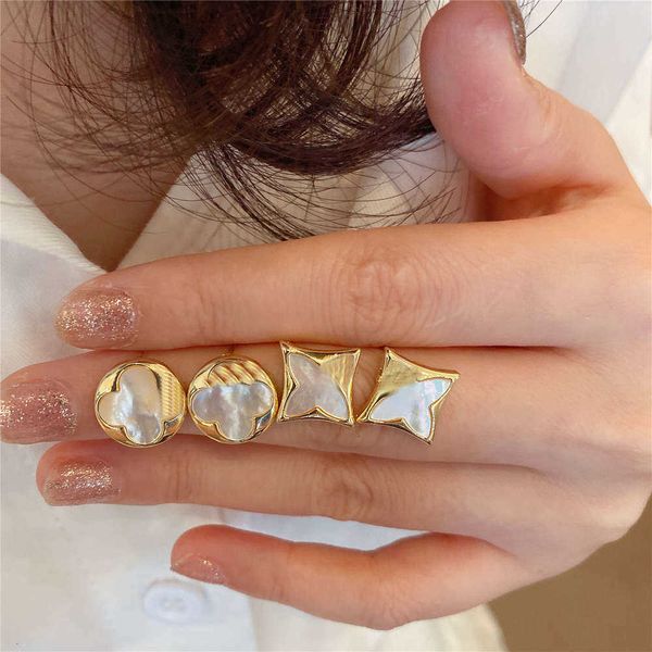 plated genuine piercing ear 18k gold natural shell earrings s925 silver needle simple clover crystal woman accessories perfume charms, Golden
plated genuine piercing ear 18k gold natural shell earrings s925 silver needle simple clover crystal woman accessories perfume charms, Golden