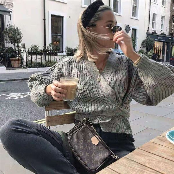 2021 new autumn winter women's knitting sweaters v neck lace up sashes fashion korean style casual solid n2bi, White;black
2021 new autumn winter women's knitting sweaters v neck lace up sashes fashion korean style casual solid n2bi, White;black