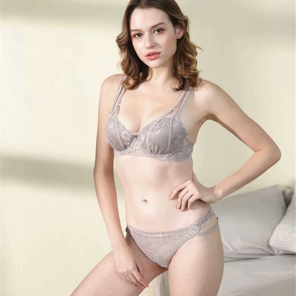 fashion design new style exquisite lace embroidered bra suit contrast color upper thin lower thick gathered luxury underwear, Red;black
fashion design new style exquisite lace embroidered bra suit contrast color upper thin lower thick gathered luxury underwear, Red;black