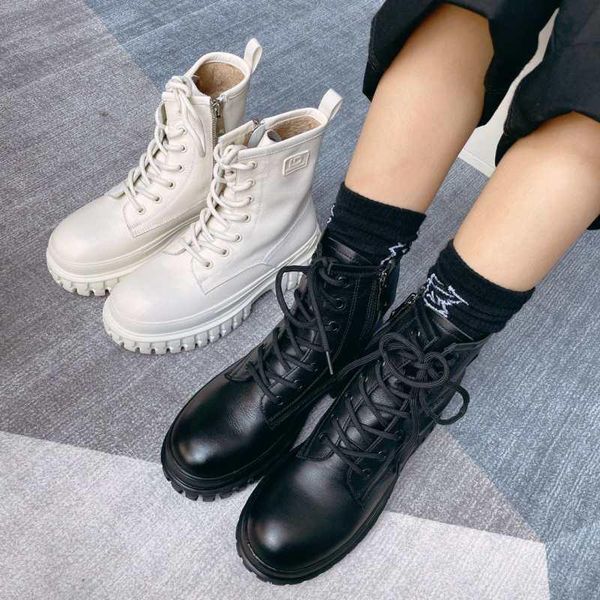 boots plush raise the tire bottom front lacing and side zippers comfortable warm, Black
boots plush raise the tire bottom front lacing and side zippers comfortable warm, Black