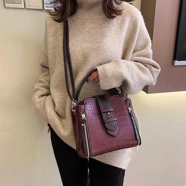 designer luxury bag design crossbody fashion crocodile bucket small for bags women zippers decoration pu leather women's leather handba, Red;black
designer luxury bag design crossbody fashion crocodile bucket small for bags women zippers decoration pu leather women's leather handba, Red;black