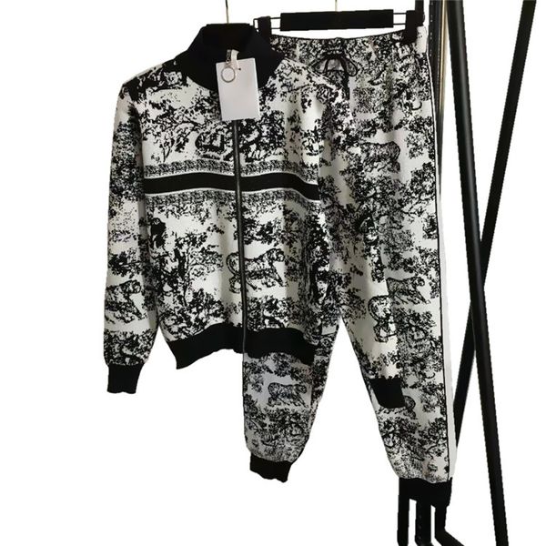 women's tracksuits fashion tracksuit 2 piece set autumn winter pullover hoodie + long pants sports suitclassic two-piece women's k, Gray
women's tracksuits fashion tracksuit 2 piece set autumn winter pullover hoodie + long pants sports suitclassic two-piece women's k, Gray