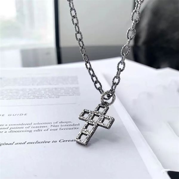 2021 trendy luxury brand original cross letter wedding couple necklace and pendants for women sets, Silver
2021 trendy luxury brand original cross letter wedding couple necklace and pendants for women sets, Silver