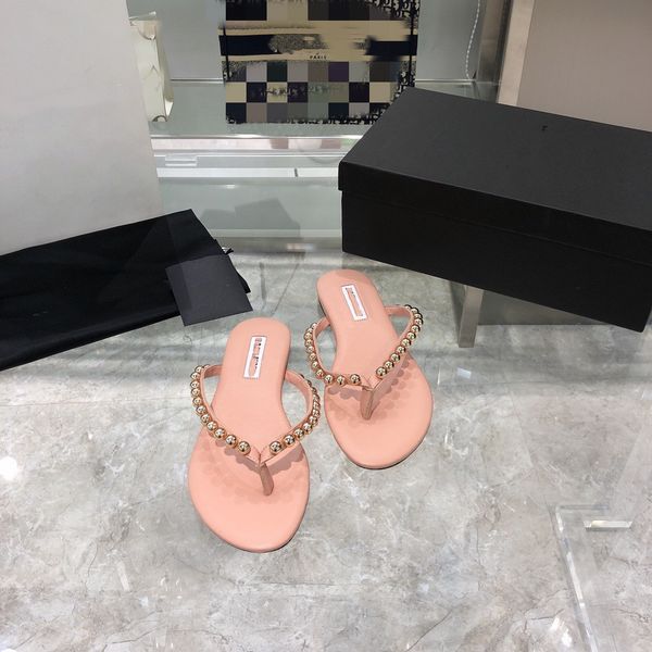 fashion small steel ball slippers 2022 summer all-match flip flops casual flat-bottom female outer wear black beige size 35-40
fashion small steel ball slippers 2022 summer all-match flip flops casual flat-bottom female outer wear black beige size 35-40