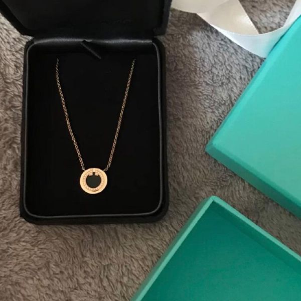 chains 2021 high-quality tif 925 1:1 rose gold black agate round necklace luxury jewelry fashion brand couple women, Silver
chains 2021 high-quality tif 925 1:1 rose gold black agate round necklace luxury jewelry fashion brand couple women, Silver