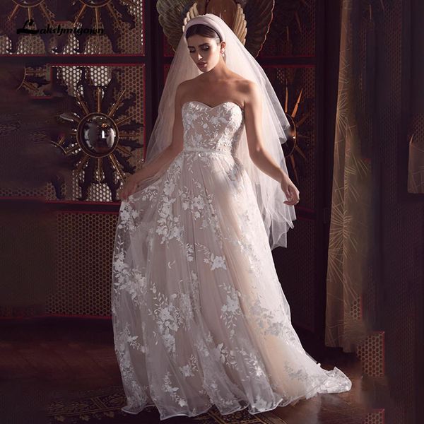 2021 new strapless a line wedding es with floral embroidery vestido novia ivory tulle bridal gowns robe de mariee 5bdm, White
2021 new strapless a line wedding es with floral embroidery vestido novia ivory tulle bridal gowns robe de mariee 5bdm, White