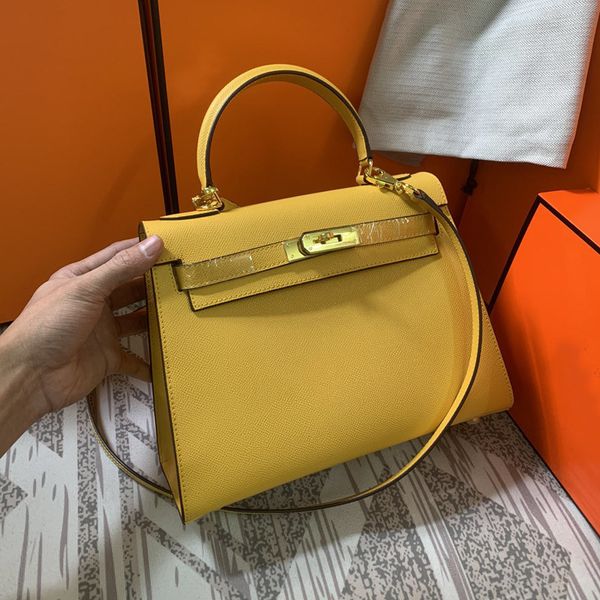 luxurys designer handbags back bag shoulder lady messenger quality crossbody herme handbags print cowhide leather classic flap bb
luxurys designer handbags back bag shoulder lady messenger quality crossbody herme handbags print cowhide leather classic flap bb