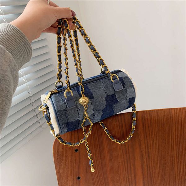 2021 denim women's bag fashion one shoulder msenger bag splicing color contrast cylinder handbag bucket
2021 denim women's bag fashion one shoulder msenger bag splicing color contrast cylinder handbag bucket