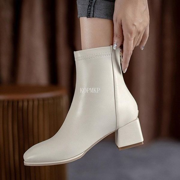 boots classic black ankle women's low heel patent leather shoes autumn spring zipper large size34-40
boots classic black ankle women's low heel patent leather shoes autumn spring zipper large size34-40