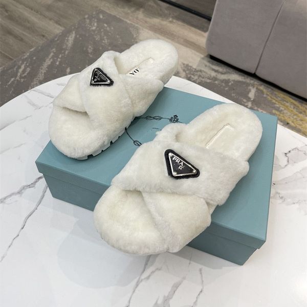 21 autumn and new triangular standard thick bottom sheep fur integrated cross hair mop anti-skid casual wear one-line, Black
21 autumn and new triangular standard thick bottom sheep fur integrated cross hair mop anti-skid casual wear one-line, Black