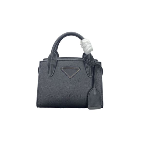 cleo designer luxury handbag shoulder bag leather classic brand armpit bag fashion women's purse large capacity
cleo designer luxury handbag shoulder bag leather classic brand armpit bag fashion women's purse large capacity