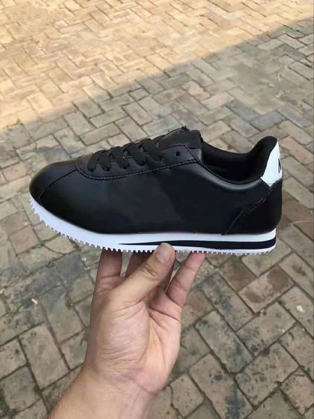 white black casual sports shoes for designer men women low cut lace-up sneakers trainers fashion outdoor zapatos skateboard shoe 36-45
white black casual sports shoes for designer men women low cut lace-up sneakers trainers fashion outdoor zapatos skateboard shoe 36-45