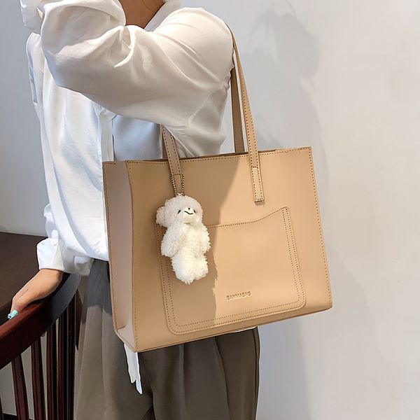 niche design high-end large-capacity bag 2021 new fashion female all-match student handbag tote bag shoulder bag width 33cm
niche design high-end large-capacity bag 2021 new fashion female all-match student handbag tote bag shoulder bag width 33cm