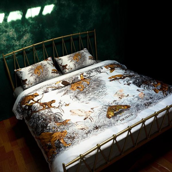 bedding sets 3d leopard tiger digital printing satin egyptian cotton bed duvet fitted sheet set silk cover brocade linen pillowcases
bedding sets 3d leopard tiger digital printing satin egyptian cotton bed duvet fitted sheet set silk cover brocade linen pillowcases