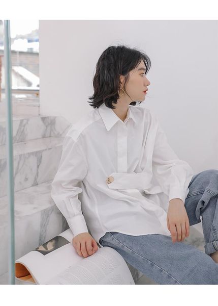 loose long-sleeved white shirt small design sense blouse
loose long-sleeved white shirt small design sense blouse