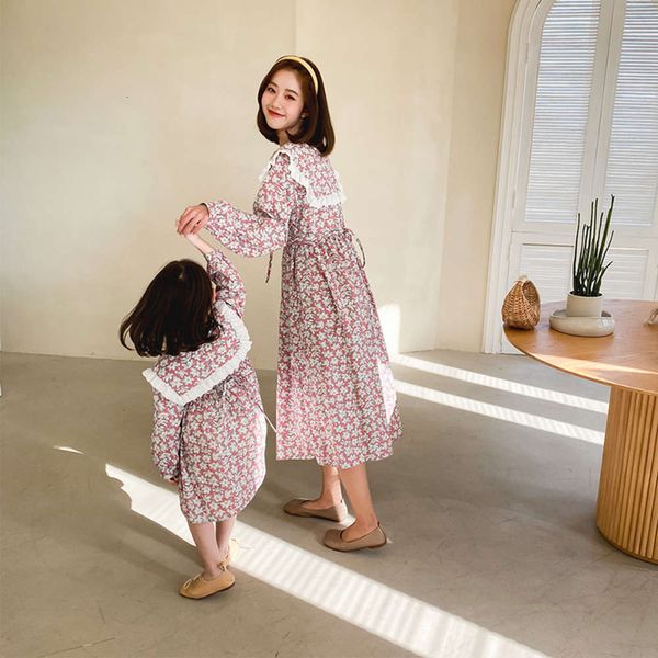 korean spring parent 2021 child new lace collar long daughter skirt mother drs, Blue
korean spring parent 2021 child new lace collar long daughter skirt mother drs, Blue