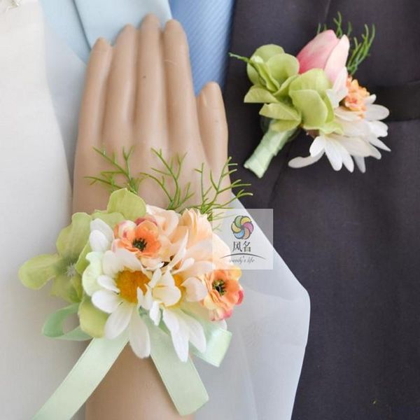 the new wedding flowers bride wrist flower groom boutonnieres groomsman pin brooch corsage for party artificial rose daisy
the new wedding flowers bride wrist flower groom boutonnieres groomsman pin brooch corsage for party artificial rose daisy