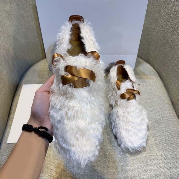 slippers 2021 fashion winter genuine leather luxury shoes women designers furry slip-on golen ribbon, Black
slippers 2021 fashion winter genuine leather luxury shoes women designers furry slip-on golen ribbon, Black