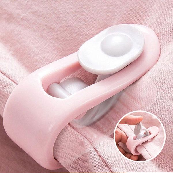 bed sheet quilt fixed device household safety seamless quilt cover anti-running artifact buckle boxer non-slip fixed clip
bed sheet quilt fixed device household safety seamless quilt cover anti-running artifact buckle boxer non-slip fixed clip