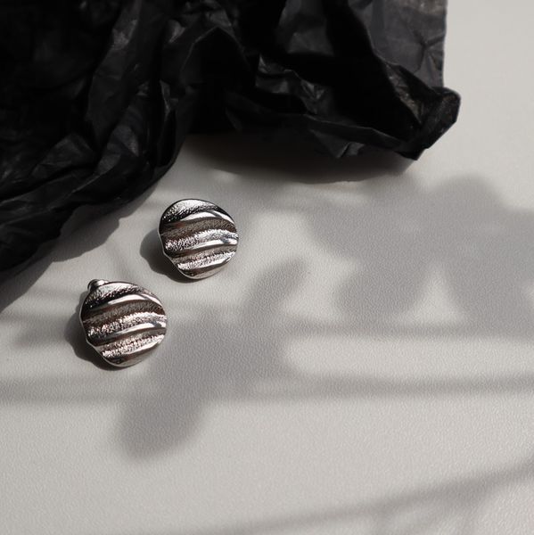 192 irregular texture wave round earrings fresh simple texture earrings female d2-5, Silver
192 irregular texture wave round earrings fresh simple texture earrings female d2-5, Silver