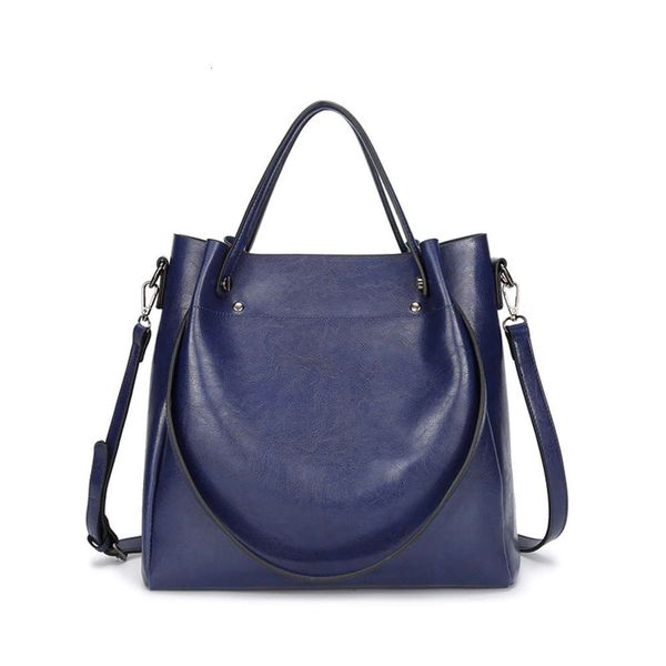 2021 straddle women's tote bag pure color simple pu handbag oil bag single shoulder
2021 straddle women's tote bag pure color simple pu handbag oil bag single shoulder
