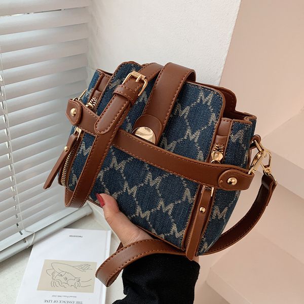 bags trend old flower handbag 2021 fashion letter bucket bag ins net red one shoulder messenger bag
bags trend old flower handbag 2021 fashion letter bucket bag ins net red one shoulder messenger bag