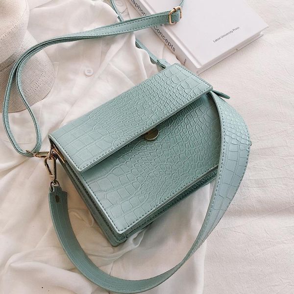 evening bags female flip square bag 2021 quality leather women's designer handbag crocodile pattern shoulder messenger1
evening bags female flip square bag 2021 quality leather women's designer handbag crocodile pattern shoulder messenger1