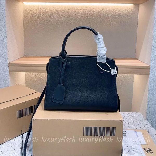 2022 designer ladies cowhide tote bag fashion luxury female handbag large capacity 3 colors all-match casual sweet retro letter
2022 designer ladies cowhide tote bag fashion luxury female handbag large capacity 3 colors all-match casual sweet retro letter