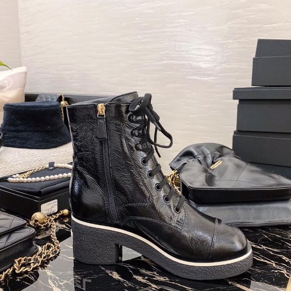 21 / 22 autumn winte women's ankle short boots good quality fashion 35 to 40 super popular at the counter material: bright wrinkled lam, Black
21 / 22 autumn winte women's ankle short boots good quality fashion 35 to 40 super popular at the counter material: bright wrinkled lam, Black