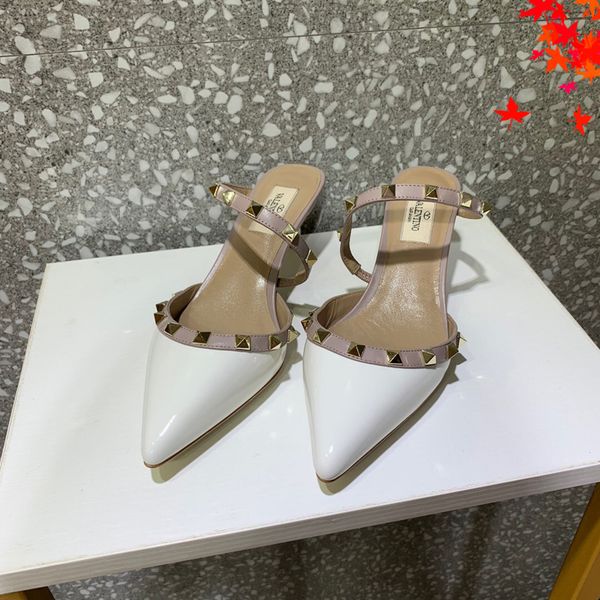 2021 paris women slippers summer beach slides slipper high heels sandals flip flops loafers embroidered slipperss with box size 39-41 -k534, Black
2021 paris women slippers summer beach slides slipper high heels sandals flip flops loafers embroidered slipperss with box size 39-41 -k534, Black